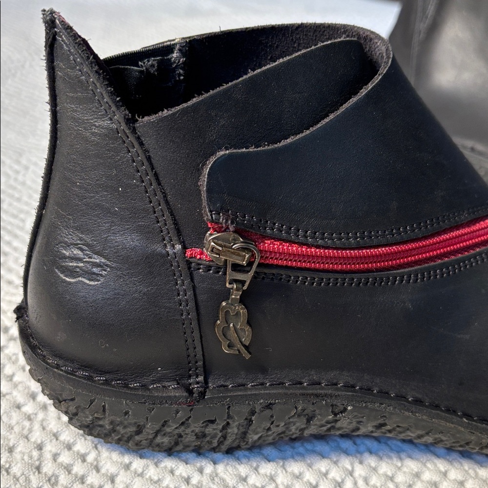 Loints of Holland Black Ankle Boots, Red Zipper, EUC, look NEW! Size UK 39, US 8 - Picture 5 of 15